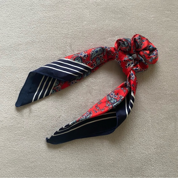 urban outfitters silk scarf scrunchie - Picture 3 of 5